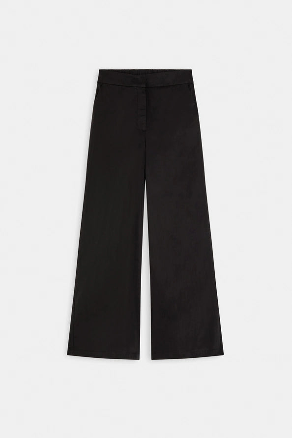 Black wide-leg pants with front button and zip, organic cotton by SUNCOO, Jet style on white background.