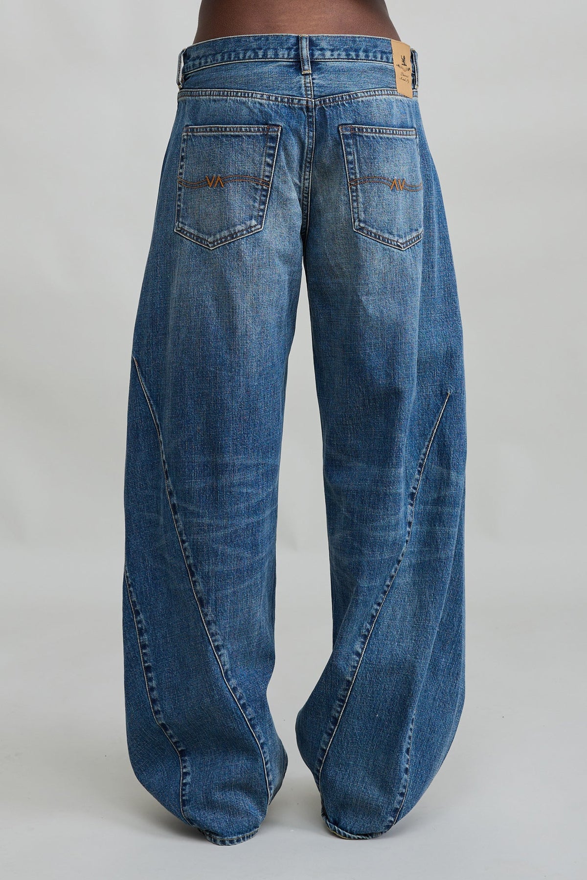 Indigo Denimist REMY BARREL JEAN with relaxed fit and two back pockets shown against a plain background.