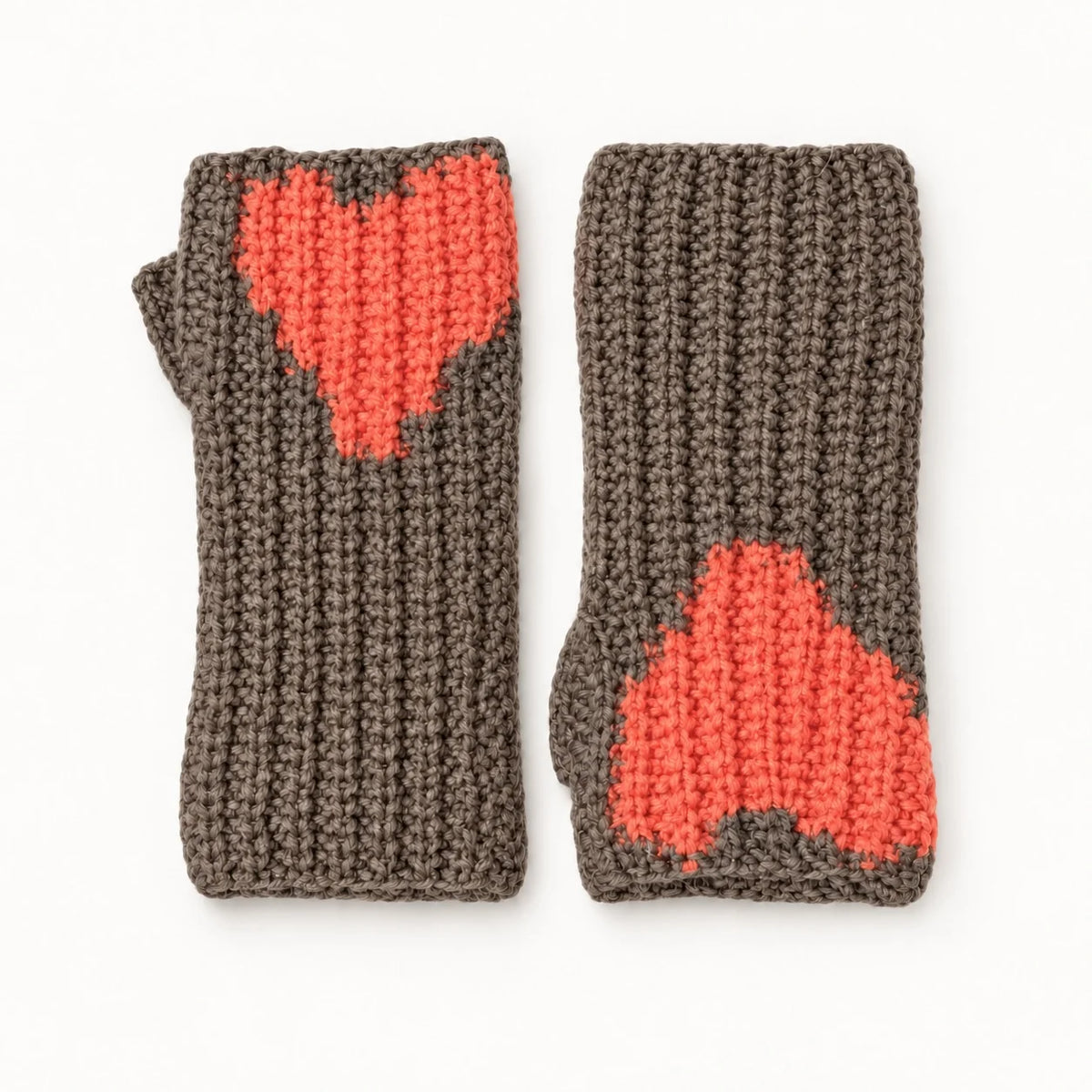 Loved Smittens rib knit mittens in grey wool-cashmere with orange heart pattern.